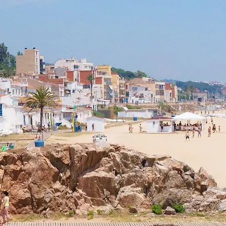 Nuria Seaview Beach-apartment *