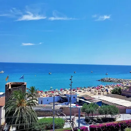 Nuria Seaview Beach-apartment Apartment